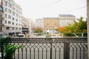 Modern & Hypercentre, Private Balcony