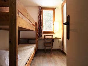 Appartement spacieux près du centre, balcon - FR-1-181-2443