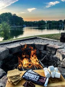 Embrace Nature in this Lakefront Cottage with Fire Pit in Charlotte, North Carolina