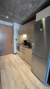 Amplio Estudio con Balcon Tuk 007