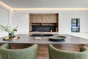 Ground Floor, Sea View Apartment at Estepona Hills!