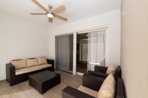 TRACADERO Ocean Pearl Suite