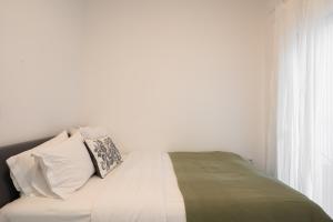 Cozy & Stylish 2BR Home Near Kallimarmaro