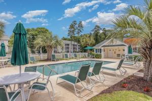 Charming Golf Getaway! River Oaks 19E
