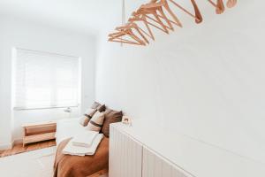 Modern & Charming Alges by GT House