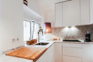 Modern & Charming Alges by GT House