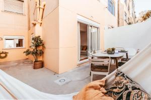 Modern & Charming Alges by GT House