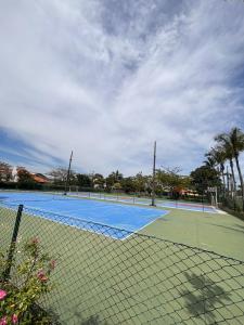 Ampla casa em meio à natureza