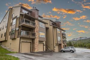 Beaverhead Condo - 105 Beaverhead #301