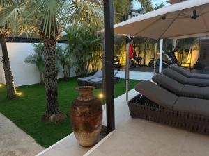 Beautiful private 3 bedroom villa with pool and gym