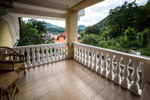 Two-Bedroom Suite room in Gnizdo Golubky