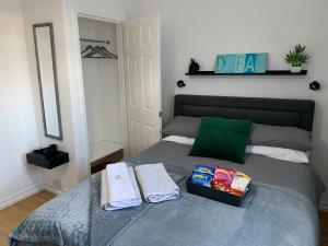 Douglas Apartment - Trains to Edin & Glasgow - Private Parking