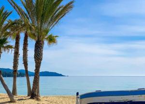 SELECTsoHOME - T2 pour 4 personnes à Saint-Clair au Lavandou avec vue mer, piscine et parking privé - 180SUD-C02