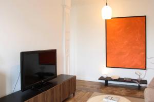 Bright Apartment at the Gates of Paris