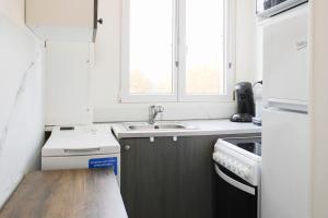 Bright Apartment at the Gates of Paris