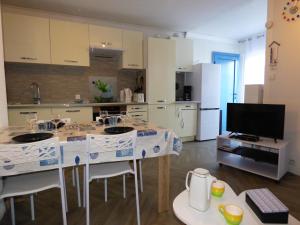 Meublé de Tourisme 2*, T2 cabine, rdc, 4 couchages, à Narbonne Plage.