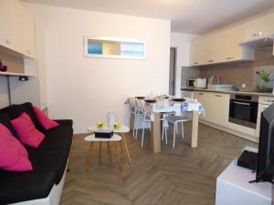 Meublé de Tourisme 2*, T2 cabine, rdc, 4 couchages, à Narbonne Plage.