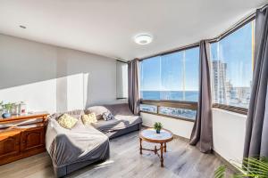 First Line with Views - 6 Guests