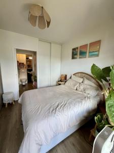 Beautiful apartment with big terrace near Paris