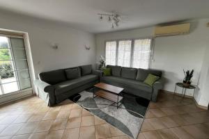 House with pool and stunning views in Fréjus