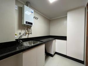Linda Casa com 3 suites-Condominio-Canela