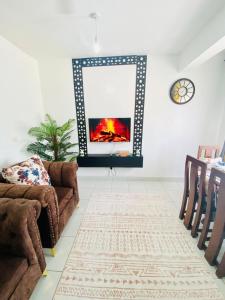 Cosy 2bdrm mombasa CBD pool gym washer AC