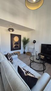 Flat 6, Cupar Apartments.