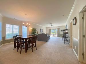 Magnolia Pointe Luster Leaf 4847-101