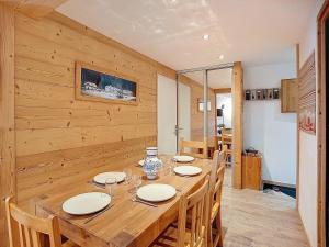 Appartement rénové au coeur de Val-dIsère - FR-1-518-25