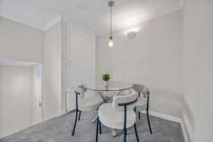 Cosy 2 Bedroom Flat in West Kensington