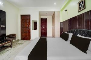 Super Hotel O Raj Mahal