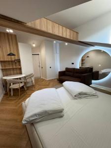 Проспект Свободи 47