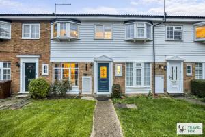 Borehamwood Stay with Free Parking!