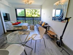 Lovely comfy studio in the city, with AC