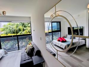 Lovely comfy studio in the city, with AC