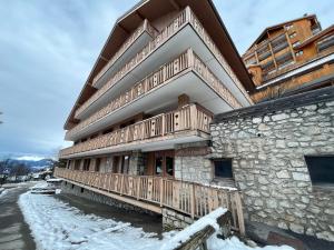 Appartement lumineux au centre de Méribel avec balcon et Wi-Fi - FR-1-688-23