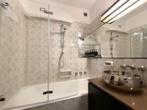 Urban Jungle 7 - New Door