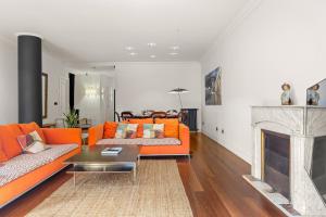 Versalles - The Rentals Collection