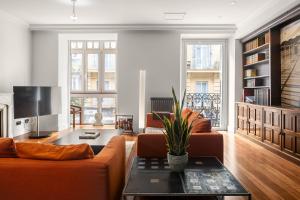 Versalles - The Rentals Collection