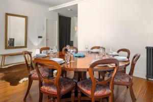 Versalles - The Rentals Collection