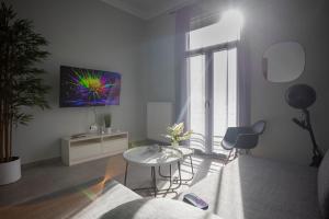 100 Mbps Smart TV AC Self Check In Full Kitchen