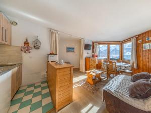 Studio sud skis aux pieds à Val-dIsère, animaux acceptés - FR-1-694-246