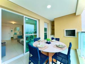 Apartamento em condomínio HOME CLUB, cozinha completa, PISCINA e JACUZZI aquecida, SAUNA, ACADEMIA, quadra de esportes playground infantil, salão de jogos a 40m da PRAIA e 15min do Beto Carreiro