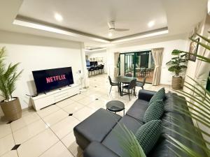 Newly Renovated - 2 Bedroom - Private Pool Villa, Pattaya City Centre