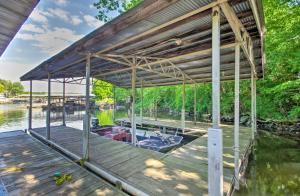 Lakefront Home with Studio, Sleeps 20, Private Dock