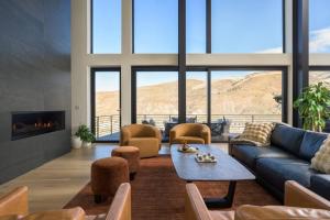 Whiskey Hill Luxury Retreat with Resort Amenities