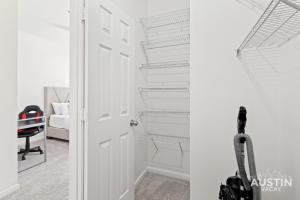 Pet Friendly 1BR 1BA North Austin Retreat w Pool and Trails by Austin Vacay