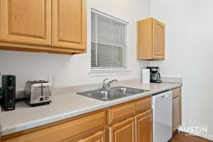 Pet Friendly 1BR 1BA North Austin Retreat w Pool and Trails by Austin Vacay