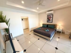 Newly Renovated - 2 Bedroom - Private Pool Villa, Pattaya City Centre