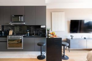 Design Suite Rooftop Pool, Gym, BBQ